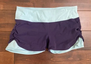 Women's Athleta Shorts Size Medium - Picture 1 of 2