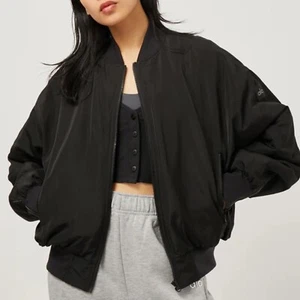 Chaqueta Bomber Alo Yoga Imitación Piel Urbanita en Negro/Marfil M - Imagen 1 de 14