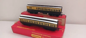 OO gauge EXCELLENT Tri-ang Hornby R332 R333 Clerestory Coach GWR Brown Cream 3rd - Picture 1 of 7