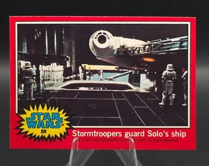 1977 Topps Star Wars #88 Stormtroopers Guard Solo's Ship Millenium Falcon NM+ - Imagen 1 de 2