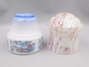 TWO RETRO VINTAGE GLASS LAMP/LIGHT SHADES. - Imagen 1 de 2