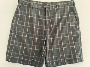 PGA Tour Men's Pro Series Golf Plaid Shorts Polyester 40 (10 inseam) 0923b - Picture 1 of 5