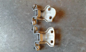 CHARNIERES DE ¨PORTE ARRIERE GAUCHE MITSUBISHI SPACE WAGON N3 - Imagen 1 de 2