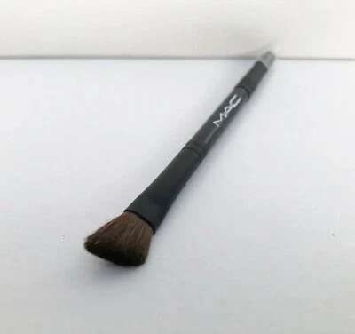 1x MAC Double Ended Angled Shading Brush / Eyeliner Brush, Travel Size Brand New - Image 1 of 4