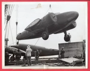 1939 Loading RAF Lockheed Bombers Floyd Bennett Field New York 7x9 News Photo #2 - Picture 1 of 2