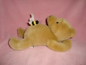 Disney Winnie The Pooh Classic Pooh Laying With Bee On Belly Plush Gund 10" Long - Imagen 1 de 9
