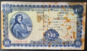 1975 Lady Lavery £10 Irish Banknote. Central Bank of Ireland. Series A. Type 13. - Picture 1 of 2