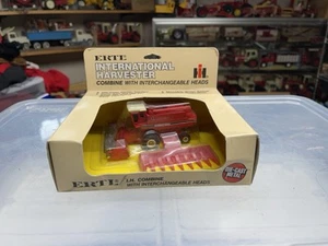 VINTAGE ERTL INTERNATIONAL HARVESTER COMBINE W/2 HEADS #408 - Picture 1 of 6