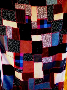 Edredón vintage retazos hecho a mano cosido a mano cosido 67" x 42" cálido  - Imagen 1 de 11