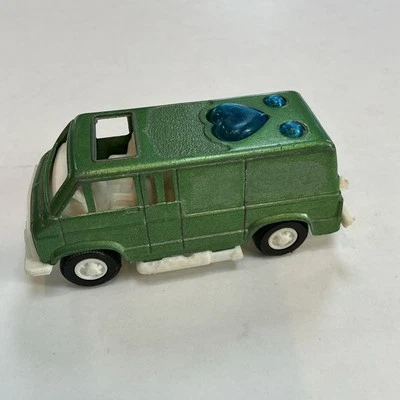 Tootsietoy 4" Green California Van w/Heart Sunroof - Image 1 of 3