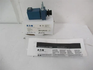 250898 New In Box; Eaton 13355A-6503 PhotoSensor10" Diffuse 20-264VAC/10-15 VDC - Picture 1 of 5
