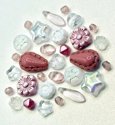 Lote de 30 cuentas checas - TODAS LAS CUENTAS DE VIDRIO CHECO rosa y blanco mezclado de vidrio checo Foto 1 de 4