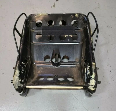 Cuadro inferior asiento derecho pasajero delantero original Volkswagen Corrado SLC Foto 1 de 4