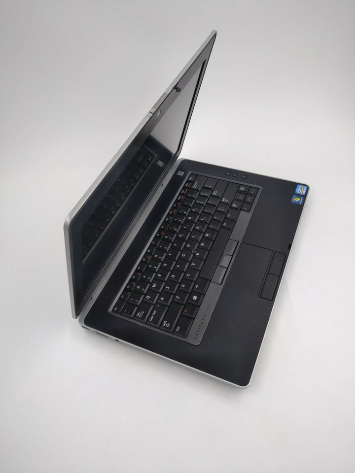 Dell latitude E6420. Core i7. 240 SSD Nuevo, 4 GB RAM, Placa Base Nueva. Foto 1 de 4