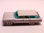 JL Pop Culture 2022 R2 1960 Ford Country Squire Station Wagon WHITE LIGHTNING
