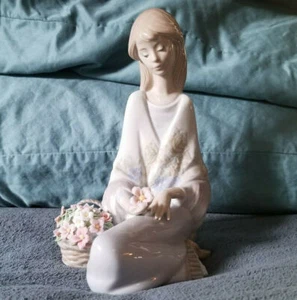 25 Gorgeous Lladro Figurines (some with, some w/o box) EACH SOLD SEPARATELY - Picture 1 of 97