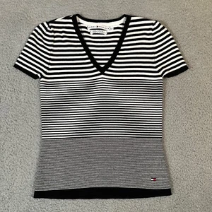 Vintage Tommy Hilfiger Y2K Sweater Womens S Black White Striped V Neck Stretch - Picture 1 of 10