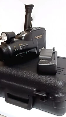 JVC Video Movie Camcorder & Case Model #GR-M4U July 1992 Broken PARTS ONLY READ - Image 1 of 4