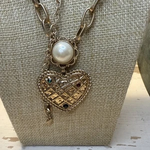 Signierte Cabi matt goldfarbene 30" mit Verlängerung Kunstperlen Herz Halskette - Bild 1 von 10