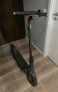 Das Ist Eine E Scooter Ninebot E2 Pro  Zum Verkaufen - Bild 1 von 7