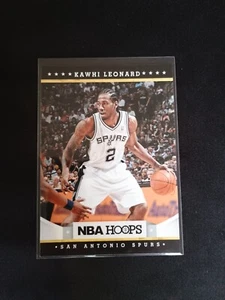 2012-13 Panini Hoops Kawhi Leonard RC Rookie #236 San Antonio Spurs - Bild 1 von 2