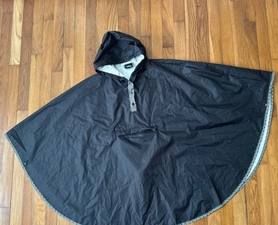 Poncho de lluvia pulóver negro Totes para mujer con capucha empaquetable talla única Foto 1 de 4
