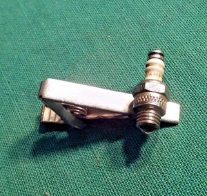 Automotive Champion Zündkerzenmotiv Autoteile Figur Krawattenklammer Verschluss - Bild 1 von 4