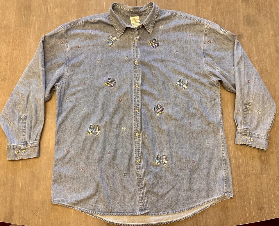 Camisa De Colección Disney Para Hombres 2XL Azul Denim Bordada Por Todas Partes Mickey Minnie Donald Foto 1 de 4