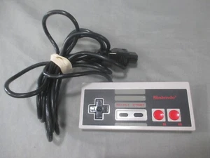 Nintendo NES CONTROLLER Only TESTED Authentic Original Vintage 1985 - Picture 1 of 2