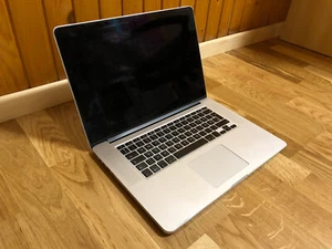 Apple MacBook Pro 15 Retina 2013 A1398 - Intel Core i7 8GB - Bild 1 von 5