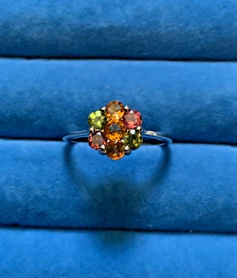 Anillo floral de turmalina múltiple en platino sobre plata de ley - talla 6 (1,35 ctw) Foto 1 de 4