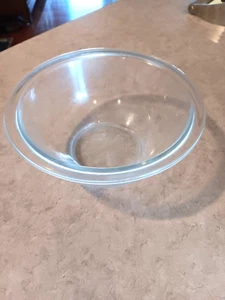 Vintage Pyrex Clear Casserole Dish Bowl 322 ( 1.0  Liter) Size Ribbed bottom  - Picture 1 of 4