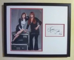 Naomi Judd (1946-2022) / Autograph/ "Country Music Singer" / Framed 15.5 x 12.5" - Picture 1 of 4
