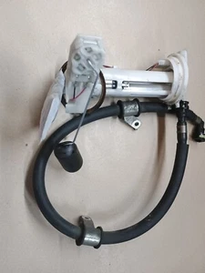 Pompa carburante e tubo Honda Forza NSS AD-F 125cc 58258 miglia - Foto 1 di 9