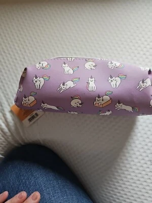 Estuche para lápices púrpura Catacorn bolsa de maquillaje nueva con etiquetas Foto 1 de 4