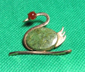 Swan Pin/Brooch - Jade Body & Ruby Eye - Signed WRF -1/20th-12Kt GF - #S1576 - Picture 1 of 3