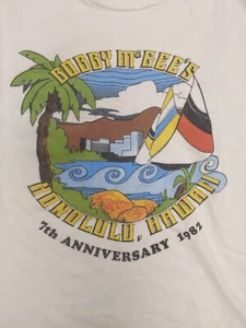 VINTAGE 1982 Bobby McGee’s Conglomeration LOGO Honolulu TSHIRT MEDIUM 38/40 - Picture 1 of 9