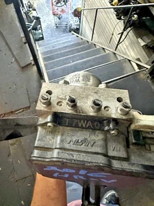 2016-2018 Honda HRV ABS Anti-Lock Brake Pump Assembly Front Wheel (US Market) AT - Bild 1 von 1