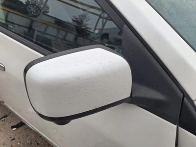 Espelho de porta direita usado serve para: 2012 Nissan Rogue Power com vista panorâmica ao redor - Imagem 1 de 4