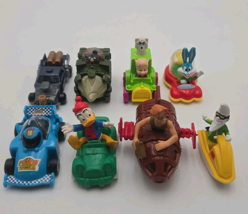 Лот из 8 игрушечных машинок со смешанными персонажами | Disney Donald Duck Looney Tunes Peanuts - Изображение 1 из 2