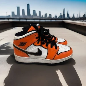 Air Jordan 1 Mid SE GS Größe 5,5Y / Damengröße 7 Turf Orange BQ6931-802 - Bild 1 von 7