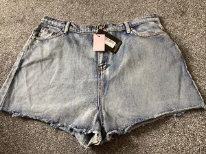 BNWT PRETTYLITTLETHING Vintage High Waist Denim Shorts -blue- Size 22 - Picture 1 of 2