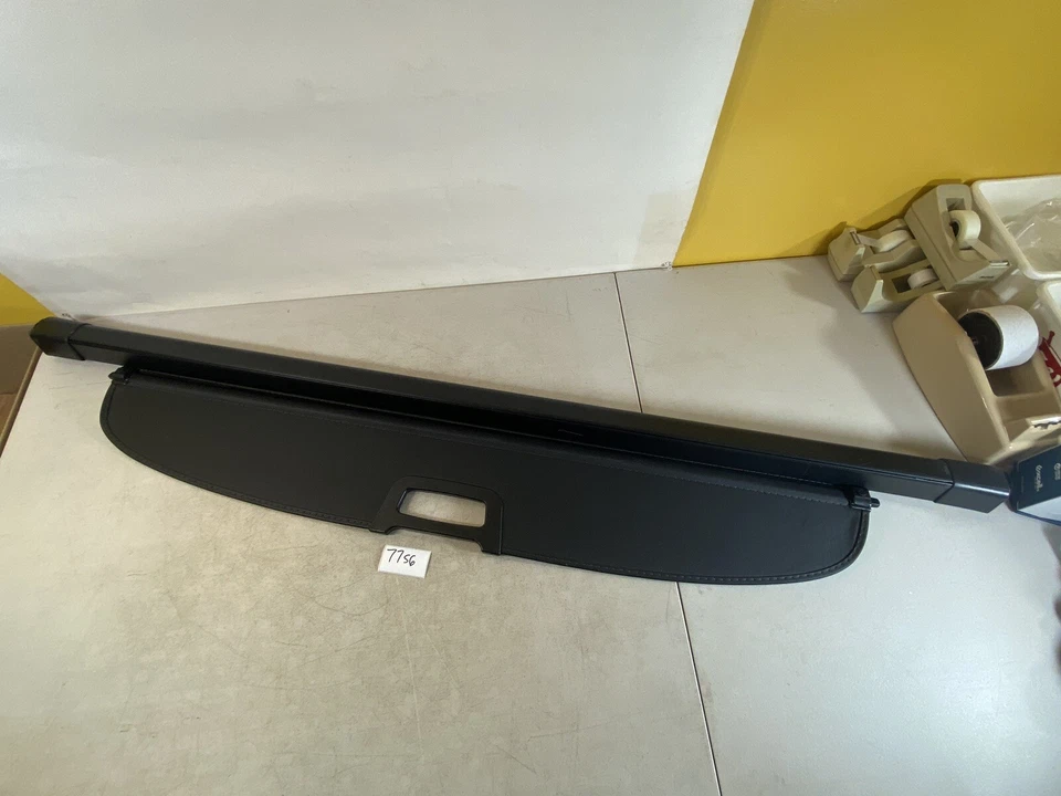 OEM Mitsubishi Outlander 2007-2012 Equipaje Carga Cubierta Maletero Coche Parte 77S6 Foto 1 de 4