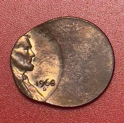 1968 D Lincoln Cent Error,  65% Off Center at 9 O’Clock, Uncirculated, RB. - Image 1 of 3