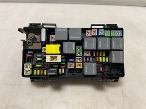 Jeep JK Wrangler OEM Stock 3.8L TIPM Module and Fuse Box 04692298AF 2010 168994 - Picture 1 of 9