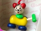 Eichhorn Holzspielzeug Hängefahrzeug 2372 niedliche Katze NEU OVP Greifling