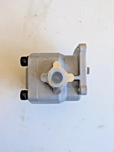 Hydraulikpumpe 67211-76100 für Kubota Traktor B4200D B6000 Frontmäher F2000II - Bild 1 von 6