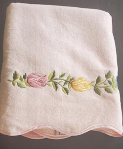 Unused Bath Towel - the avanti look - Pink with Floral Accent - 100% Cotton - Picture 1 of 8