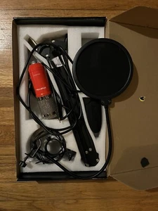 condensor Microphone Podcast/recording studio ZINGYOU XLR Studio Kit - Picture 1 of 4