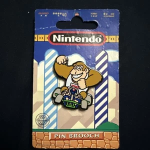 Vintage Nintendo Super Mario pin badge Dufort & Sons Rare Promo NES GBA N64 3DSf - Picture 1 of 2
